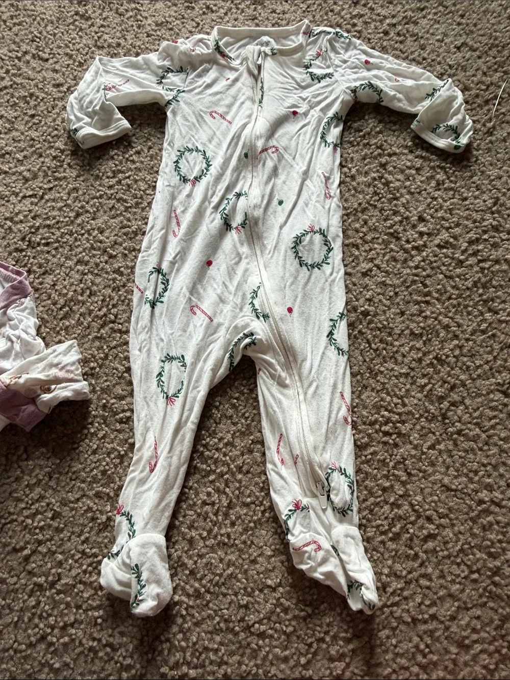 B68 lot of 2 pairs bamboo footies, both 6 months
